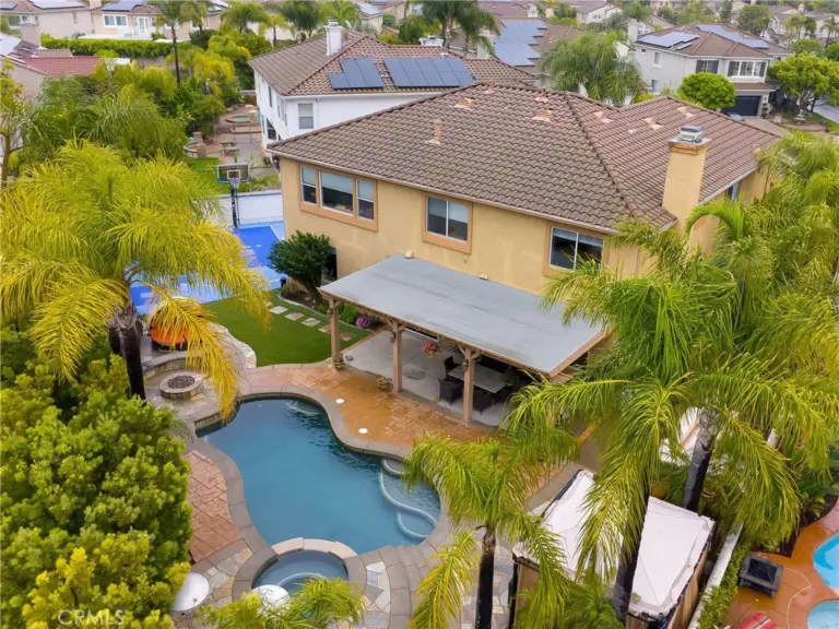 6137 Ridgemont, La Verne