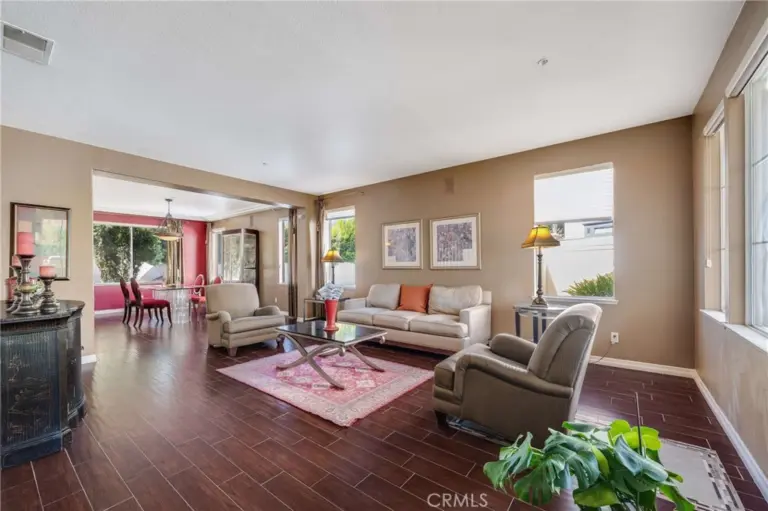 6137 Ridgemont, La Verne