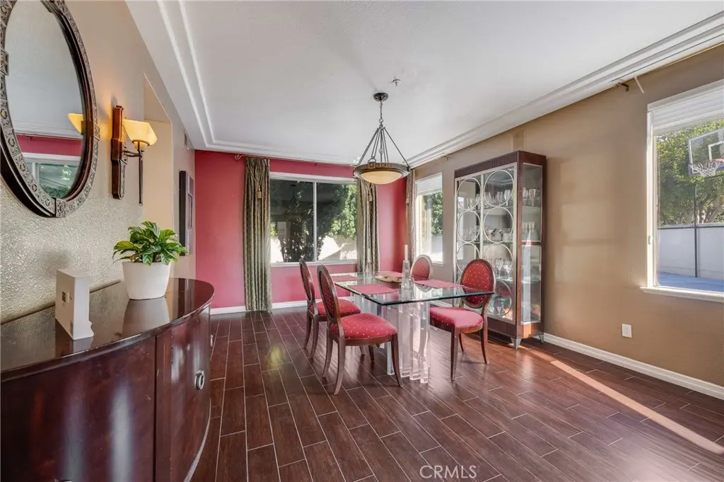 6137 Ridgemont, La Verne