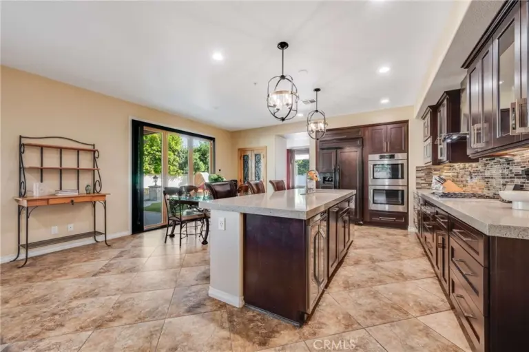 6137 Ridgemont, La Verne
