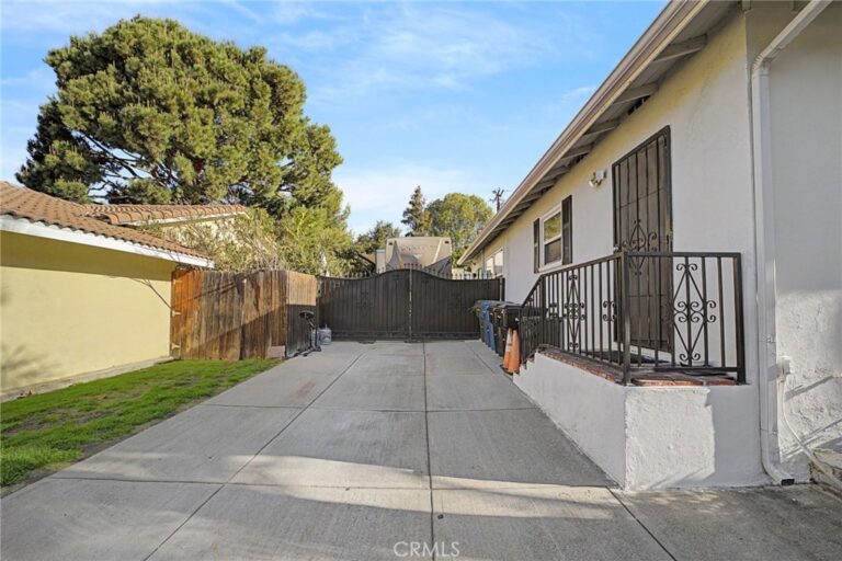 621 E Cypress Avenue, Glendora