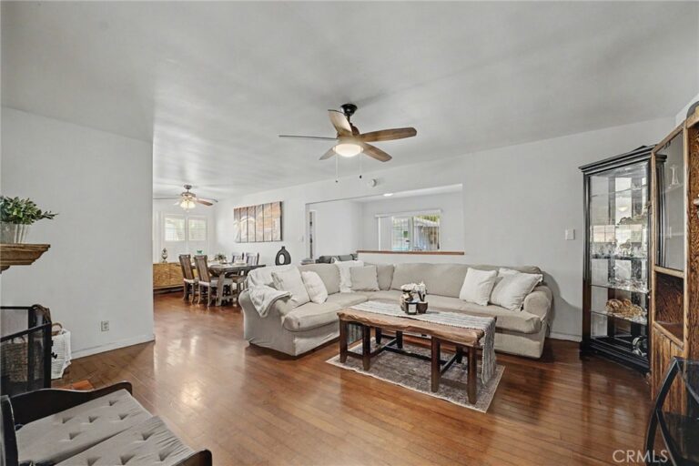 621 E Cypress Avenue, Glendora