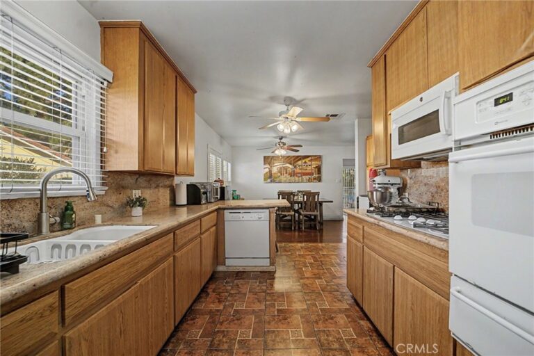 621 E Cypress Avenue, Glendora