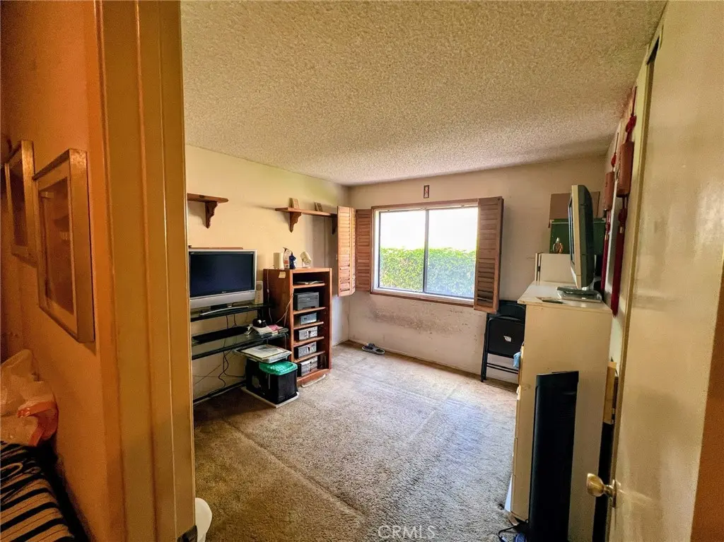 63 Rainbow Ridge, Pomona
