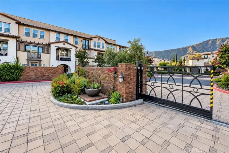 631 W Foothill #26, Glendora