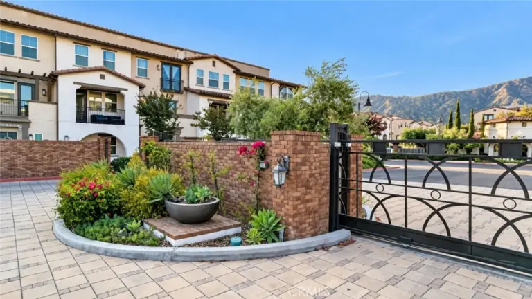 631 W Foothill #26, Glendora