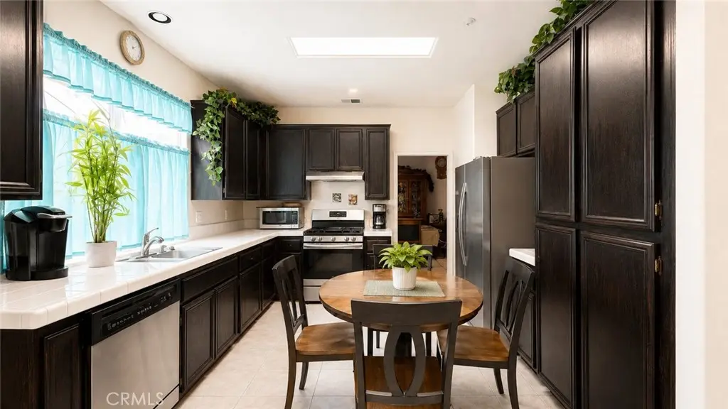 6538 Douglas, Fontana