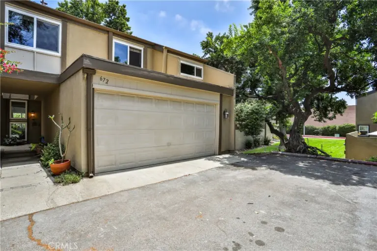 672 Greendale Lane, Pomona