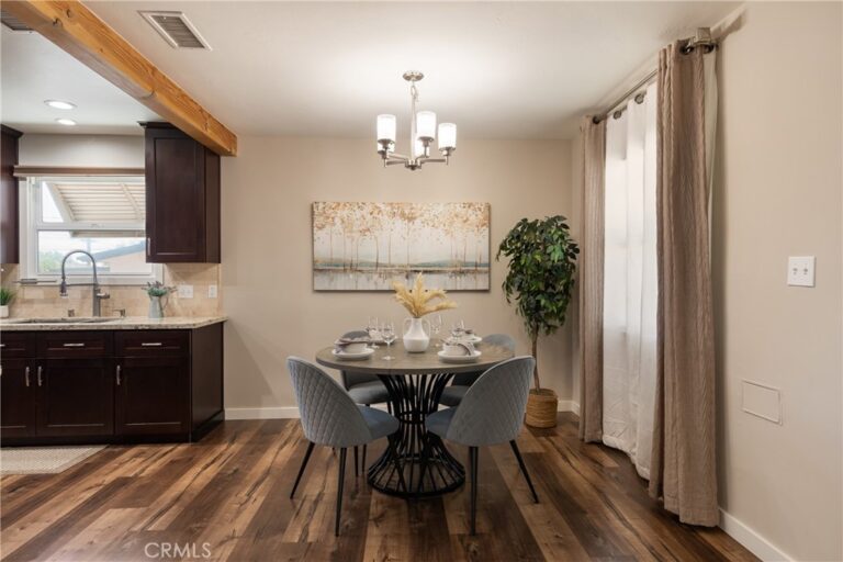 686 N Ukiah Way, Upland