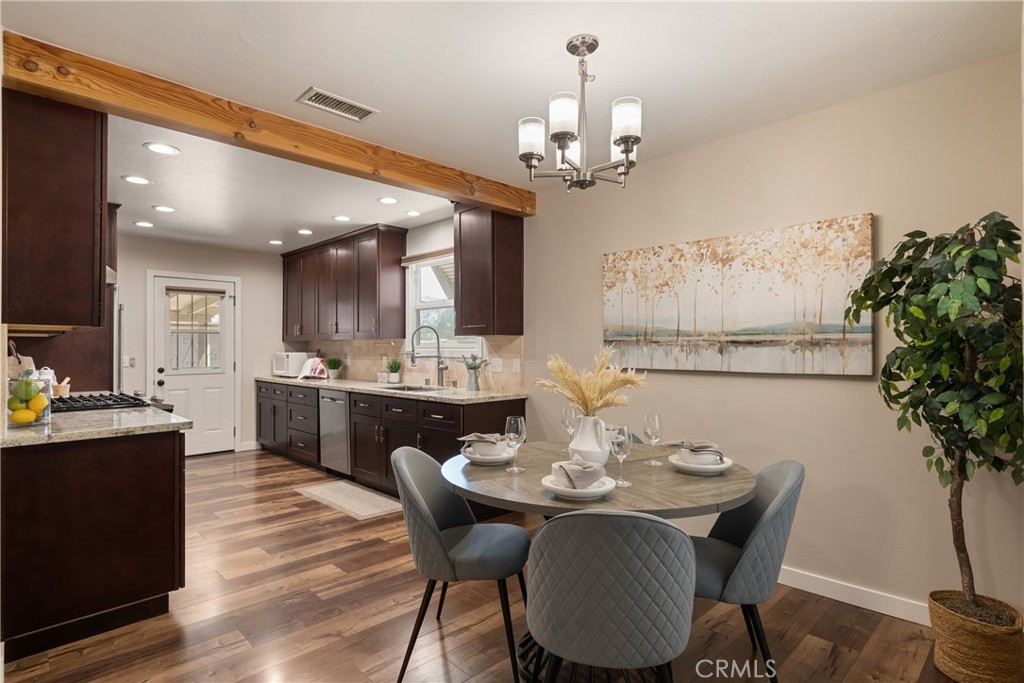 686 N Ukiah Way, Upland
