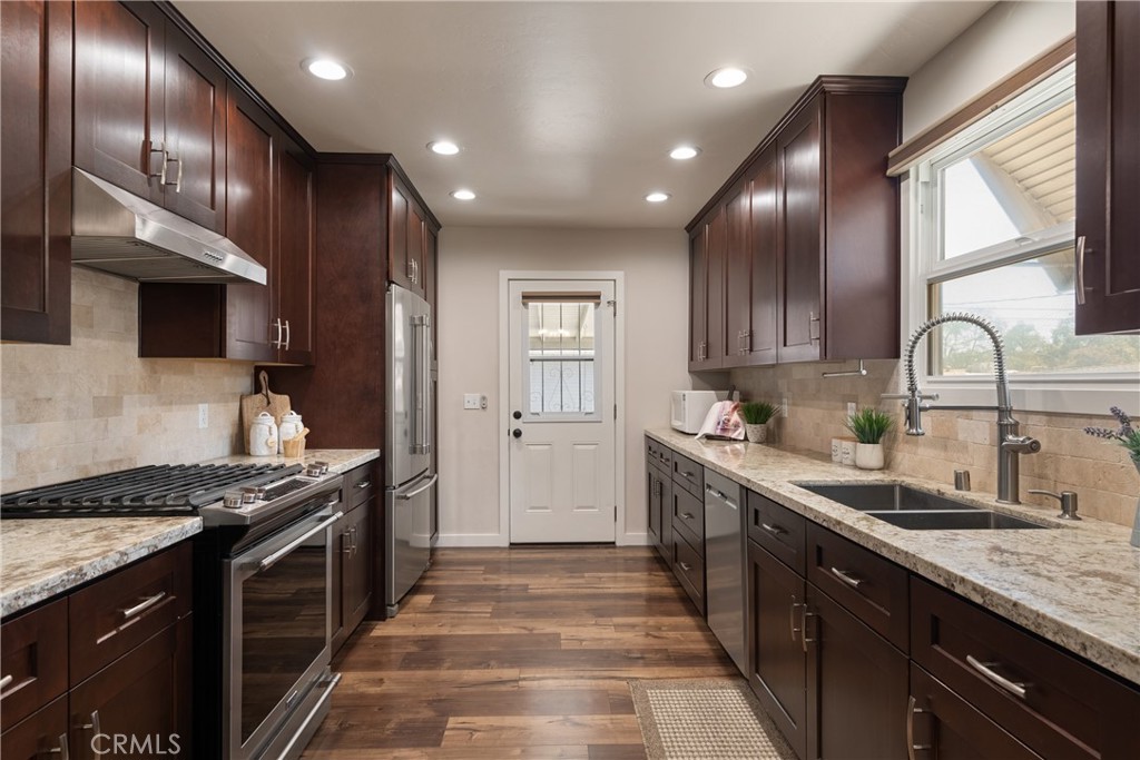 686 N Ukiah Way, Upland
