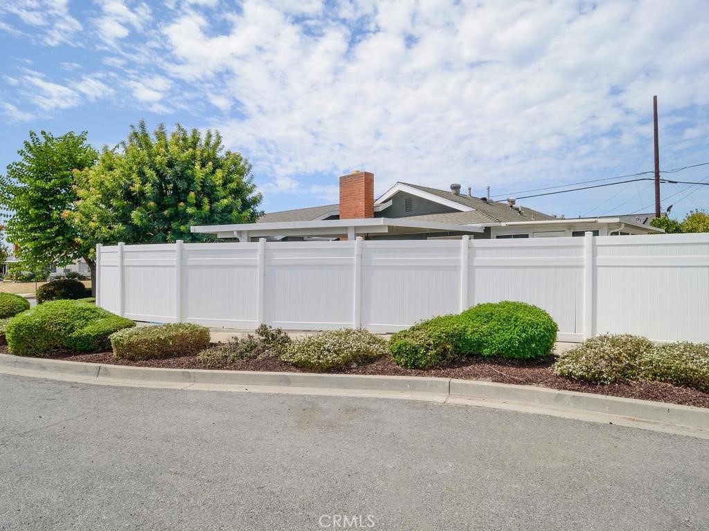 7064 Lion, Rancho Cucamonga