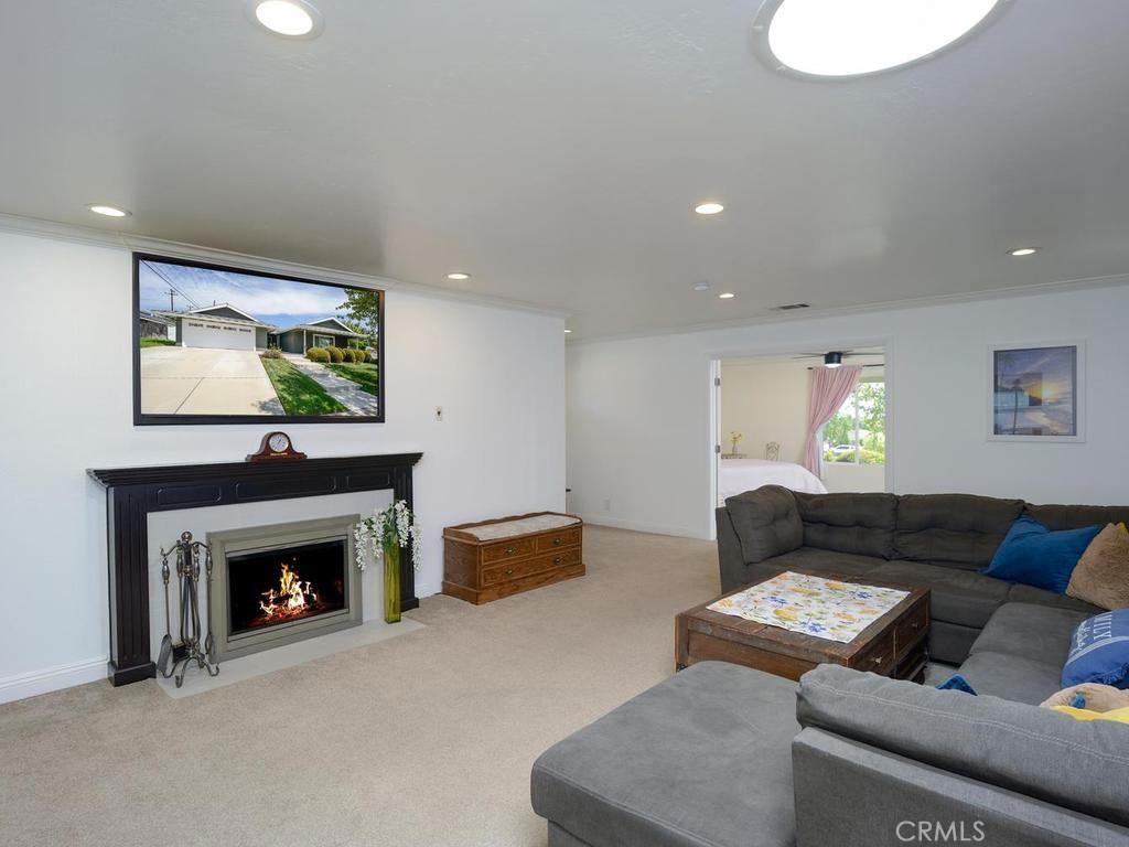 7064 Lion, Rancho Cucamonga