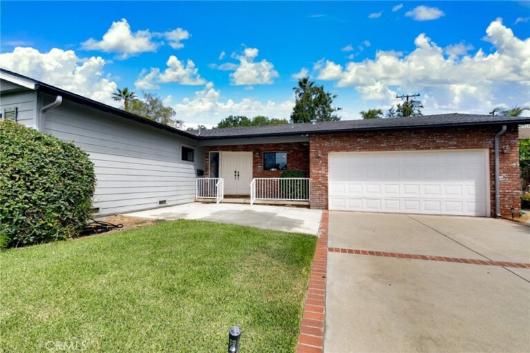 717 E Laurel Avenue, Glendora