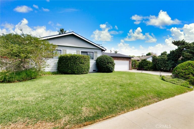 717 E Laurel Avenue, Glendora