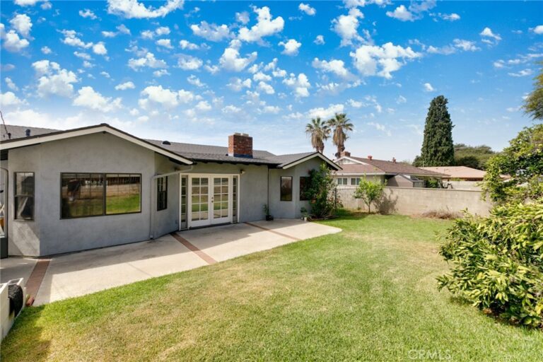 717 E Laurel Avenue, Glendora