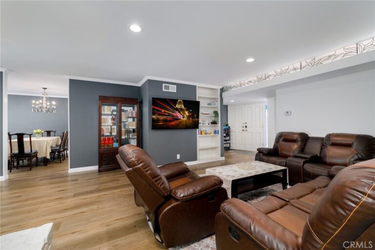 717 E Laurel Avenue, Glendora