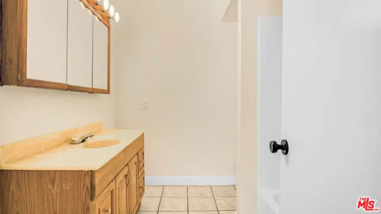 75 Carriage Way, Pomona