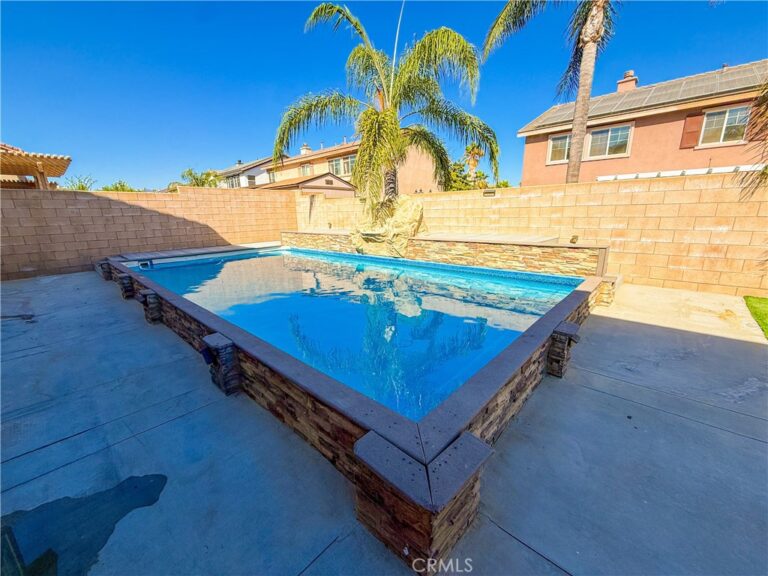 7565 Blue Mist Court, Fontana