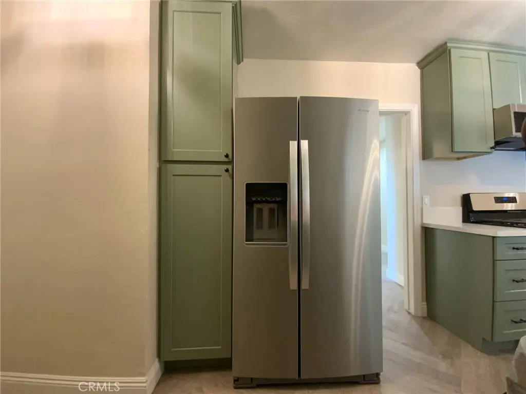 761 W 6th, Ontario
