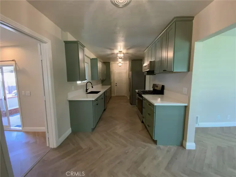 761 W 6th, Ontario