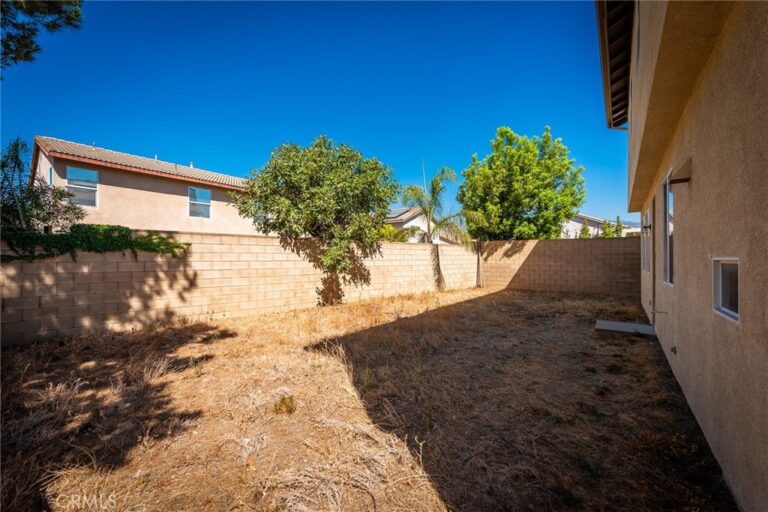 7652 Lavender St, Fontana