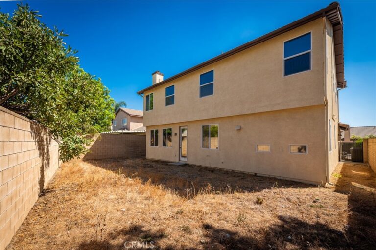 7652 Lavender St, Fontana