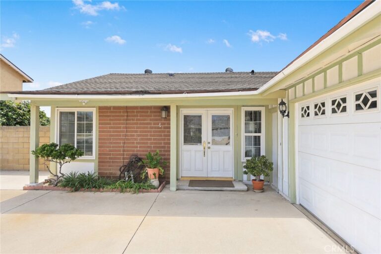 835 Jacaranda Street, Ontario