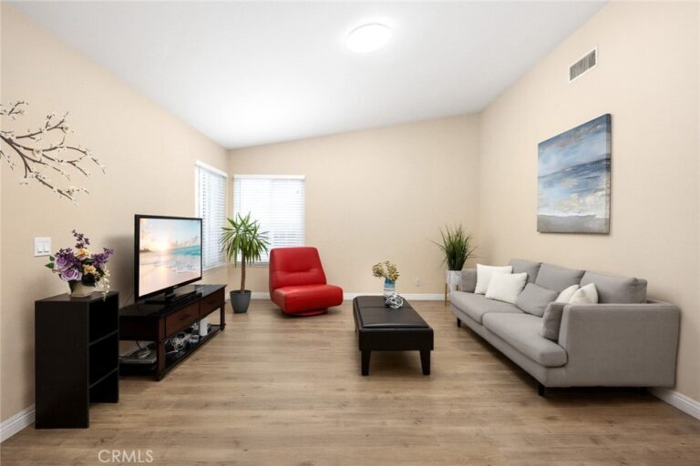 835 Jacaranda Street, Ontario
