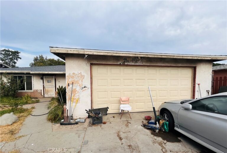 8671 Redwood, Fontana