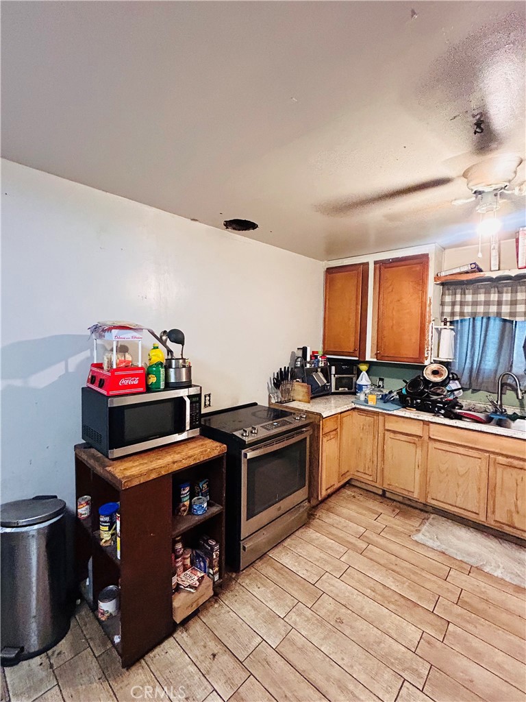 8671 Redwood, Fontana