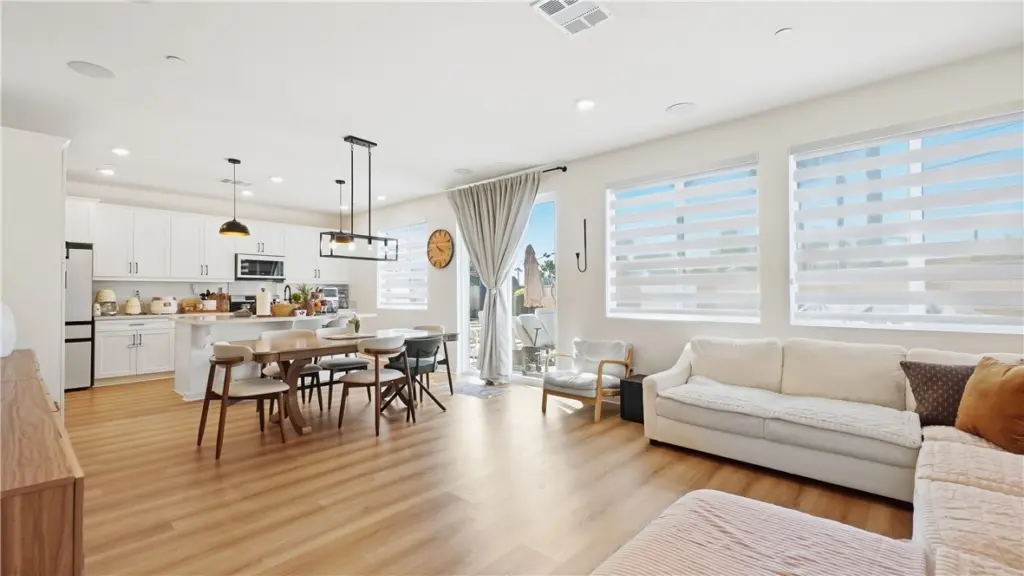 889 Campbell, Pomona