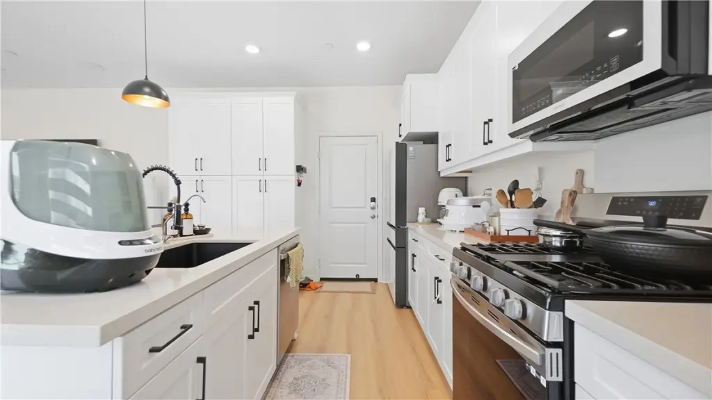 889 Campbell, Pomona