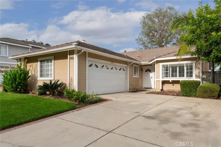 895 Arbor Circle, La Verne