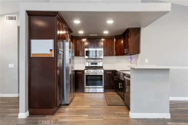 895 Arbor Circle, La Verne