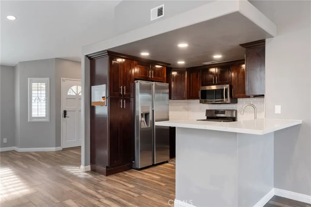 895 Arbor Circle, La Verne
